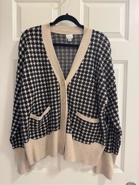 A New Day Black & Cream Houndstooth Button-Front Cardigan Sweater